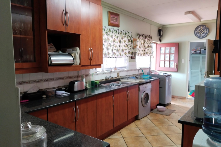 5 Bedroom Property for Sale in Meerhof North West